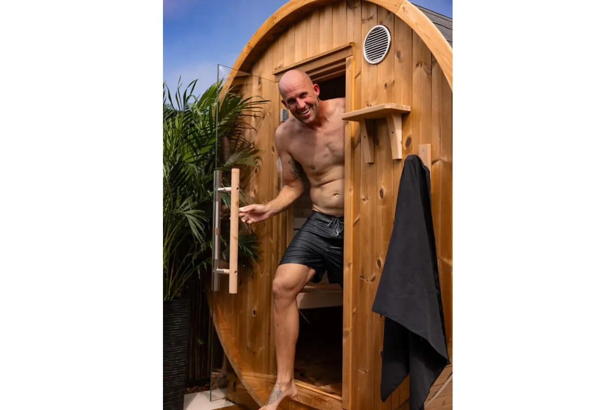 Almost Heaven Kuuma 4-6 Person Classic Barrel Sauna (Heritage Collection)