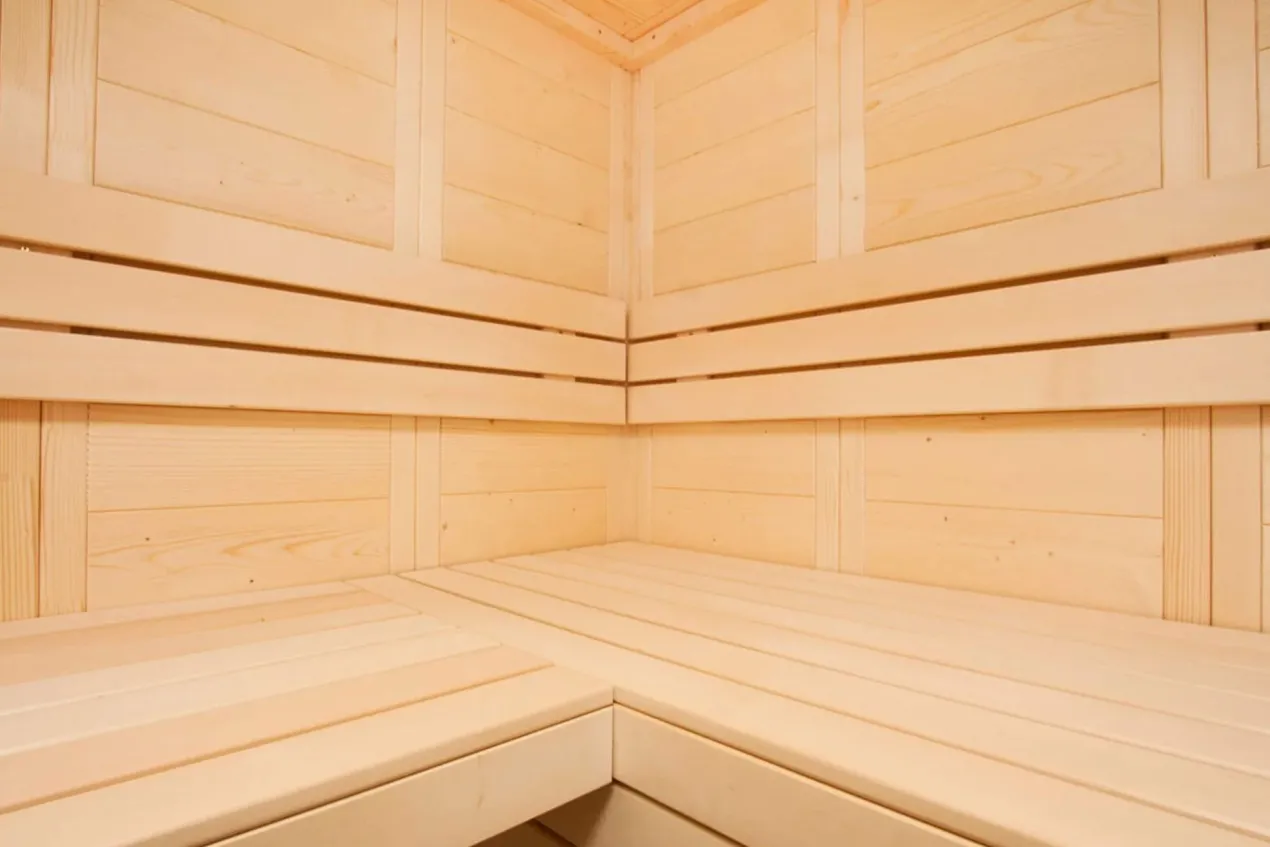 Almost Heaven Patterson 6-Person Indoor Corner Sauna (Element Series)