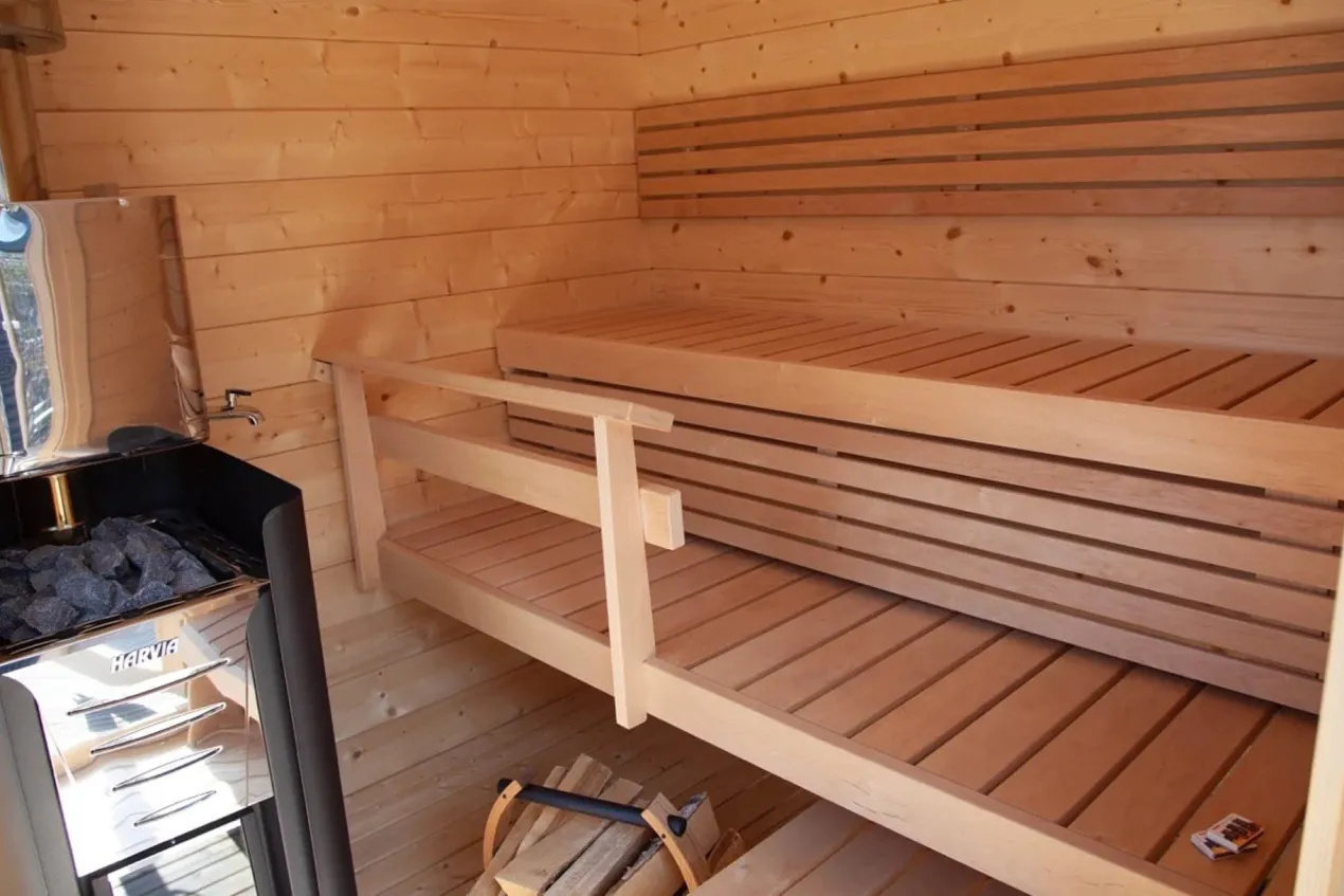 Almost Heaven Solide Compact 4-6 Person Cabin Sauna
