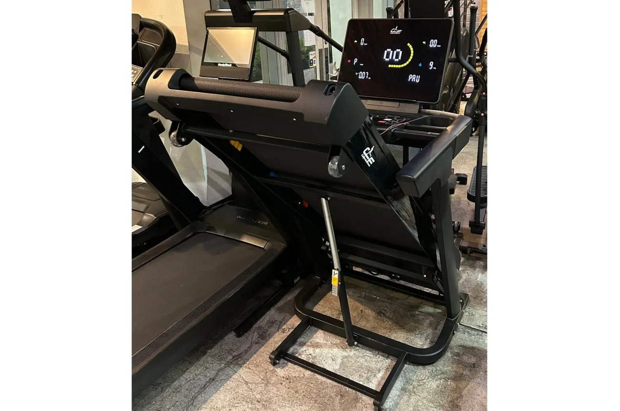California Fitness Malibu 223 Folding Treadmill