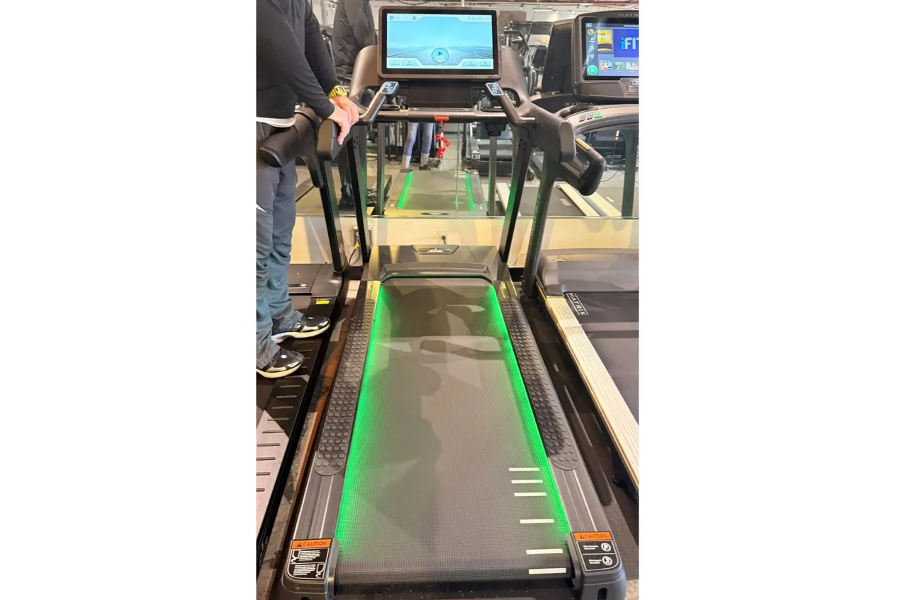 California Fitness Malibu 8.5T Treadmill (Touch Console)