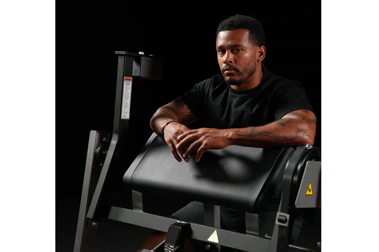 Hammer Strength Plate-Loaded Seated Biceps Machine
