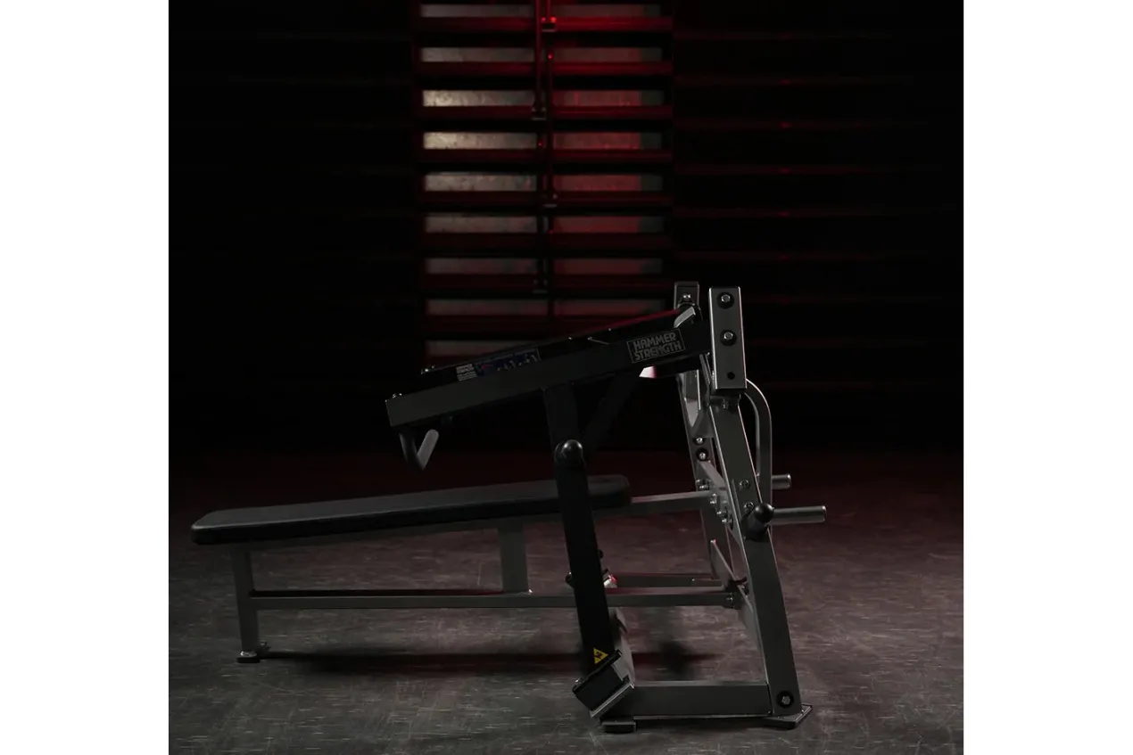 Hammer Strength Plate-Loaded Iso-Lateral Horizontal Bench Press
