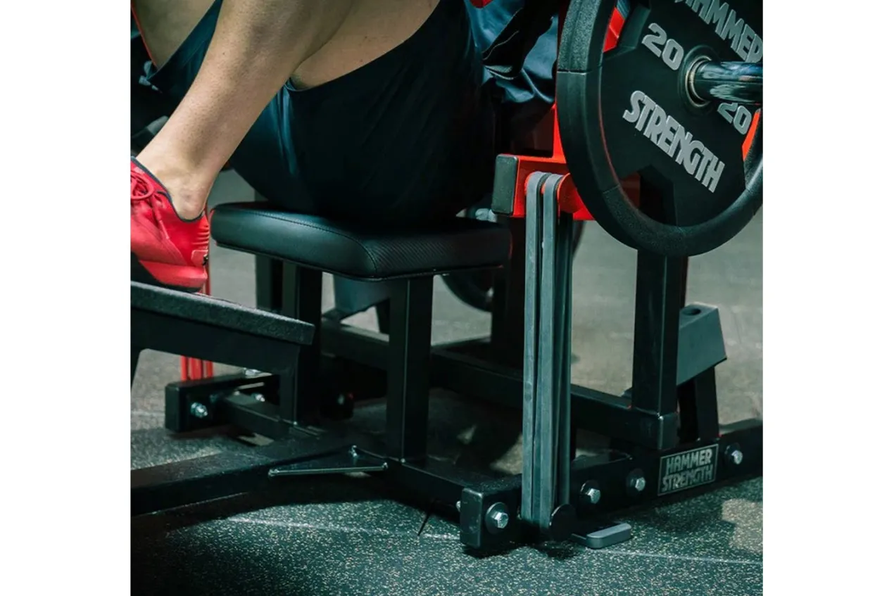 Hammer Strength Plate-Loaded Glute Drive