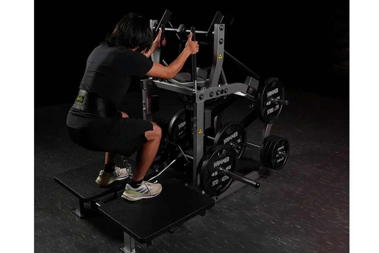 Hammer Strength Plate-Loaded Belt Squat Machine
