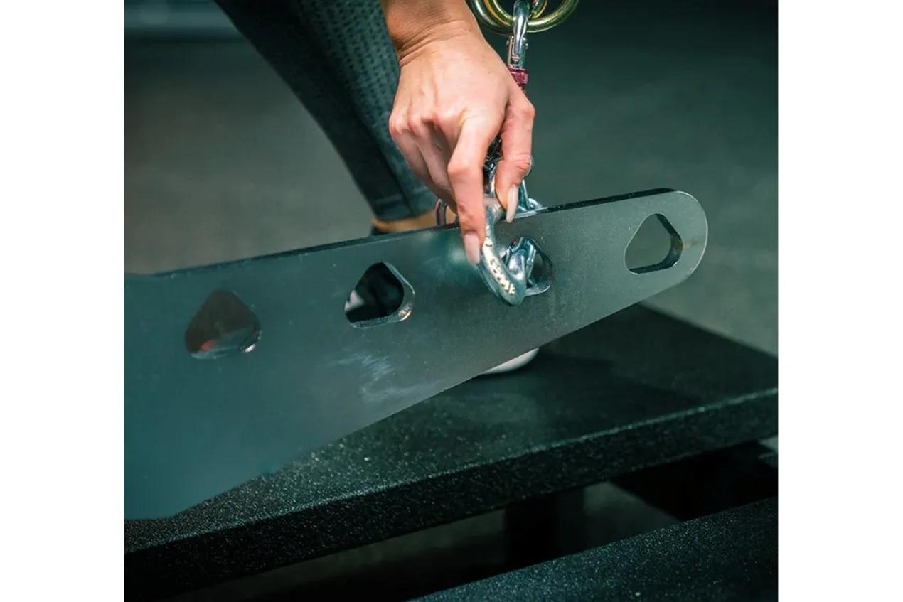 Hammer Strength Plate-Loaded Belt Squat Machine