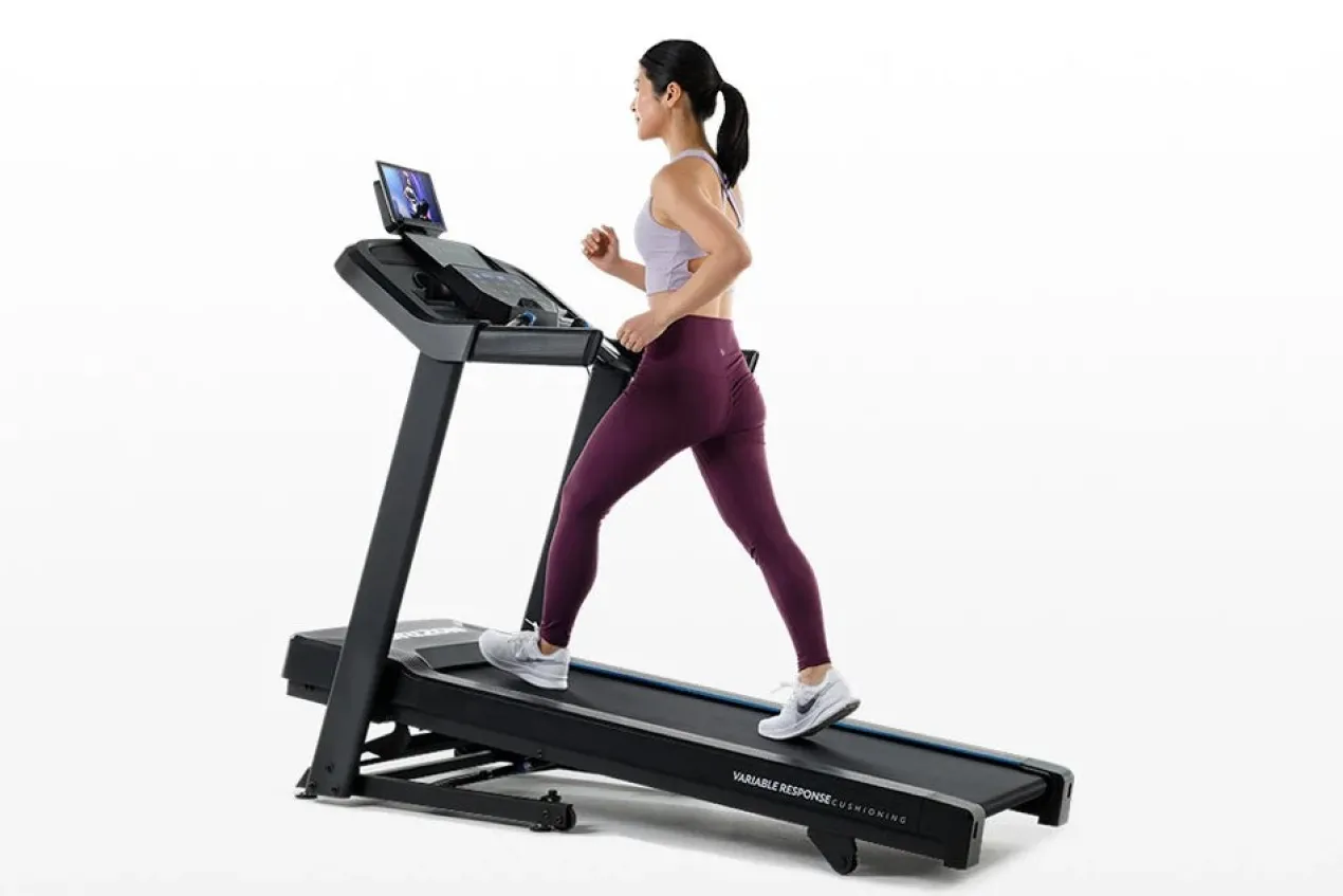 Horizon 5.0 AT Treadmill (💥IN-STORE SPECIAL)