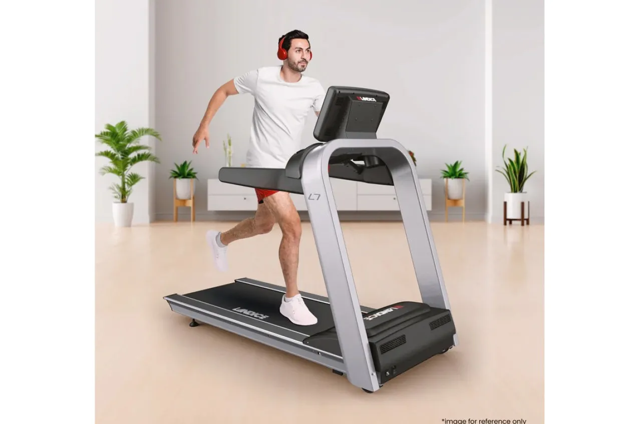 Landice L7 Treadmill (🧨JULY 4th SALE )