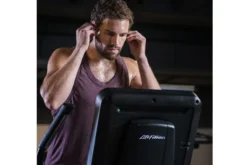 Life Fitness Club Series + (Plus) Elliptical Cross-Trainer (X Console) (DEMO) (🧨JULY 4th SALE)