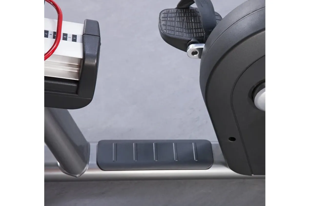 Life Fitness Club Series + (Plus) Recumbent Lifecycle Bike