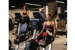 Life Fitness Club Series + (Plus) Recumbent Lifecycle Bike