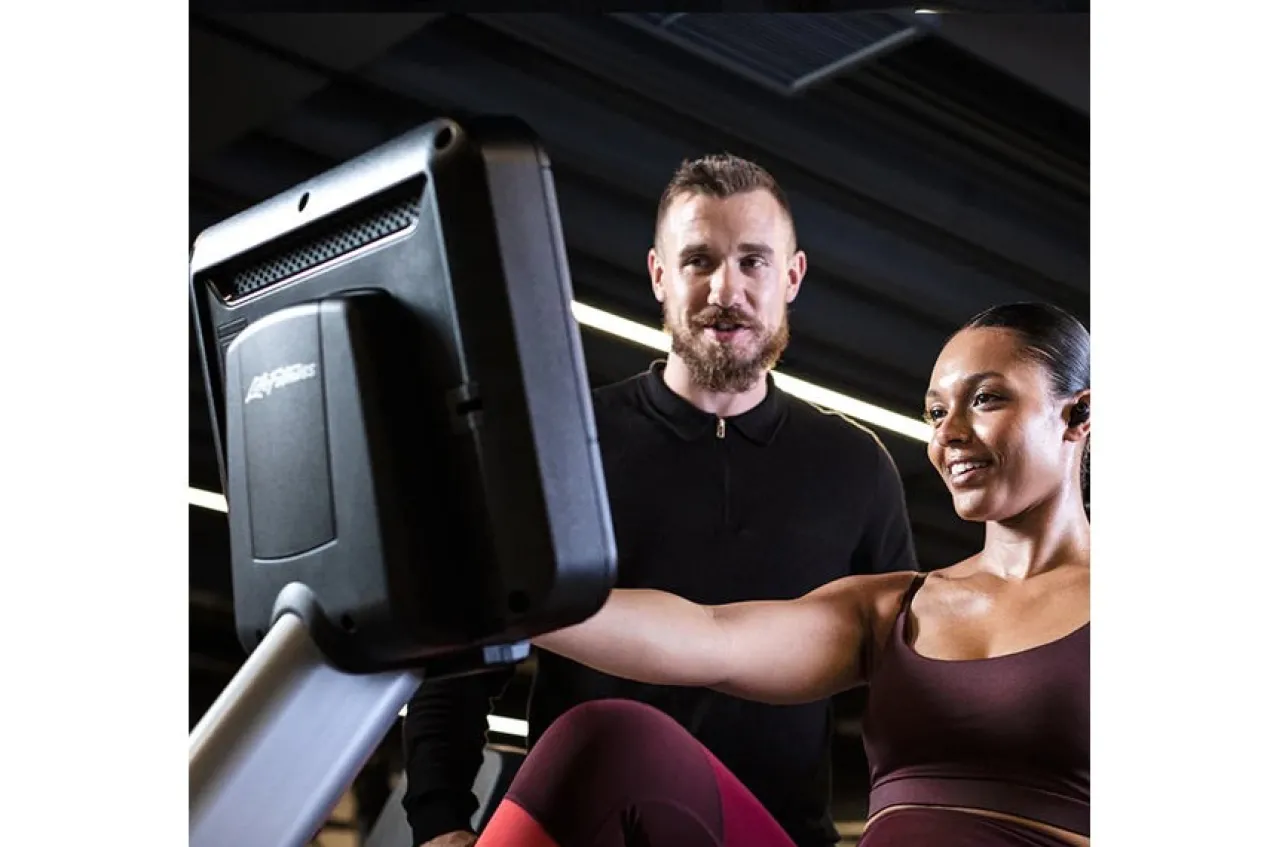 Life Fitness Club Series + (Plus) Recumbent Lifecycle Bike