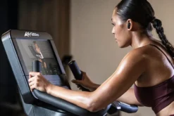 Life Fitness Club Series + (Plus) Upright Lifecycle Bike