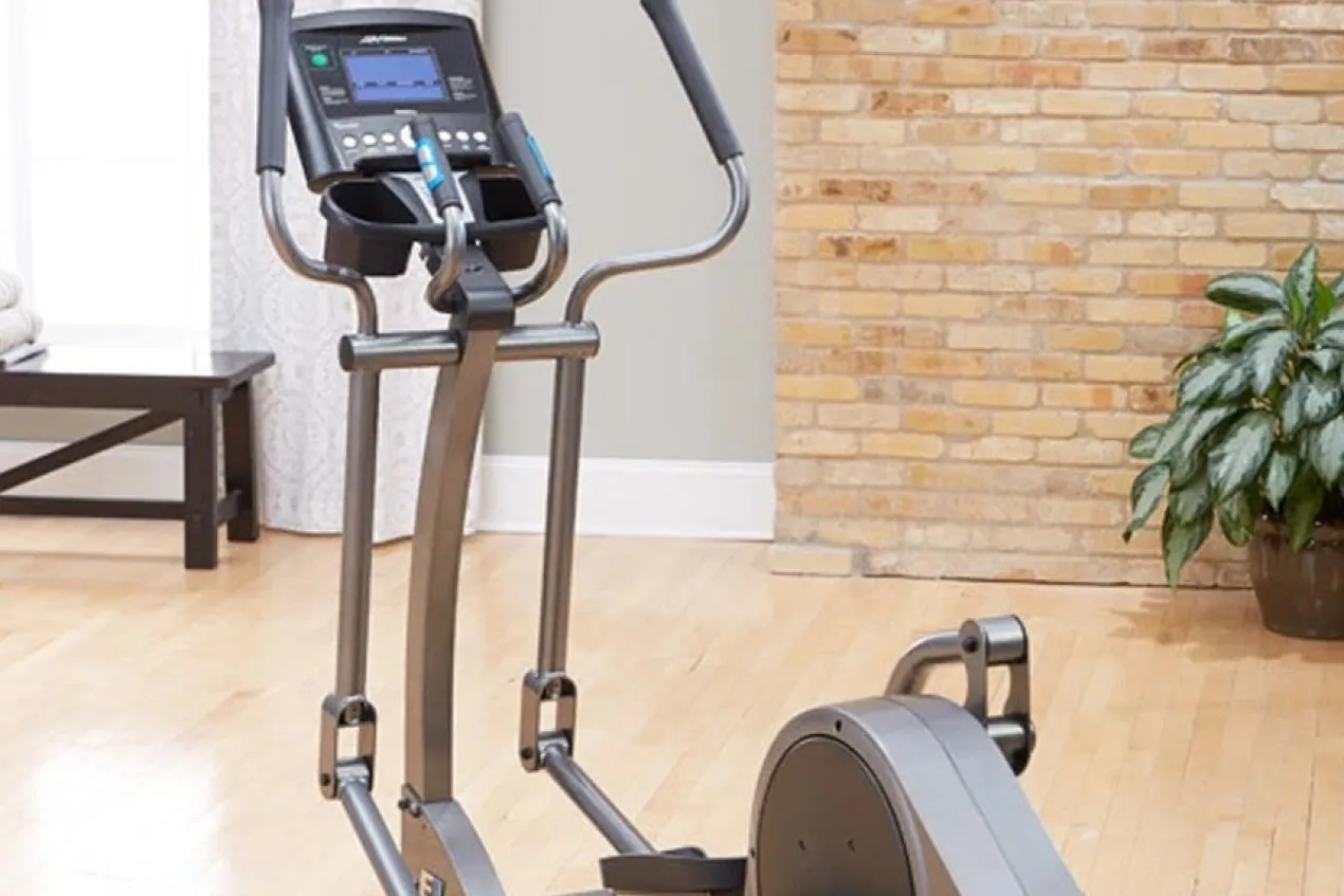 Life Fitness E1 Elliptical Cross-Trainer