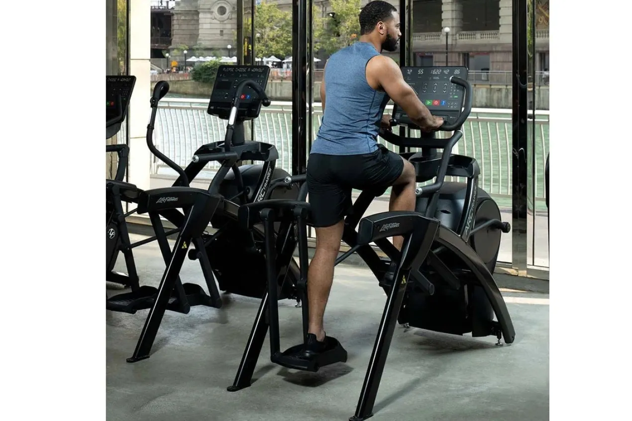 Life Fitness Lower Body Arc Trainer Elliptical