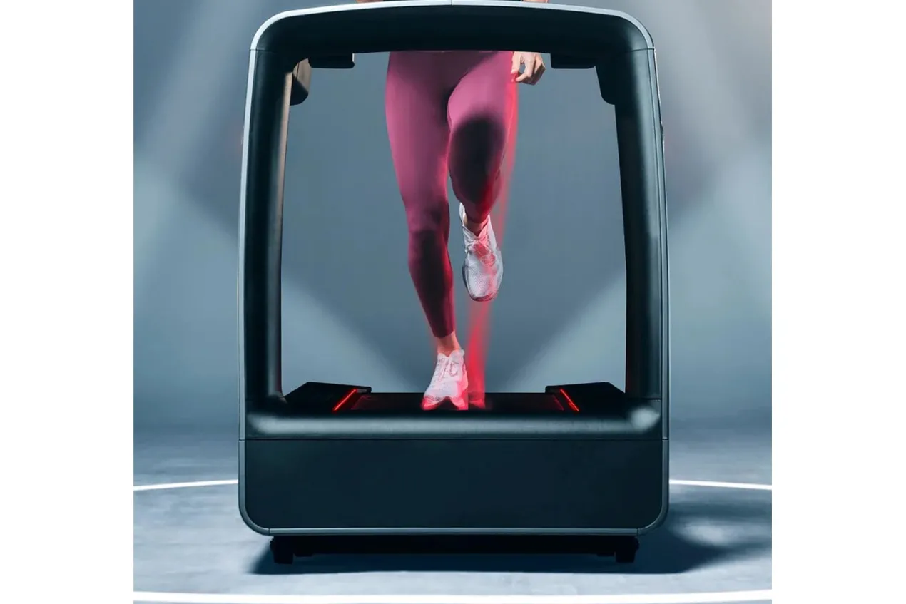 Life Fitness Symbio Runner Treadmill