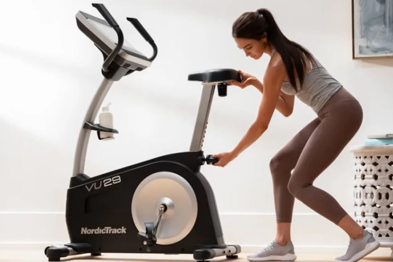 NordicTrack Commercial VU 29 Upright Exercise Bike (🏃IN-STORE SPECIAL)
