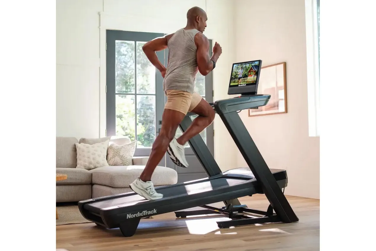 NordicTrack NEW Commercial 1750 Treadmill (🧨JULY 4th SALE)