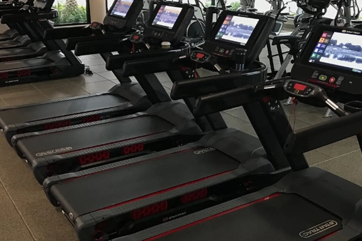 Star Trac 10 Series FreeRunner Treadmill (🧨JULY 4th SALE)