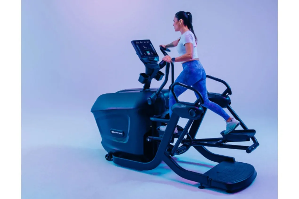 Star Trac 8VS VersaStrider Elliptical
